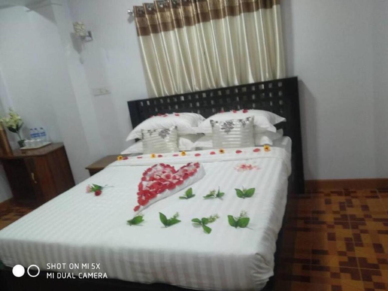 Golden Palace Hotel Hpa-an Ngoại thất bức ảnh